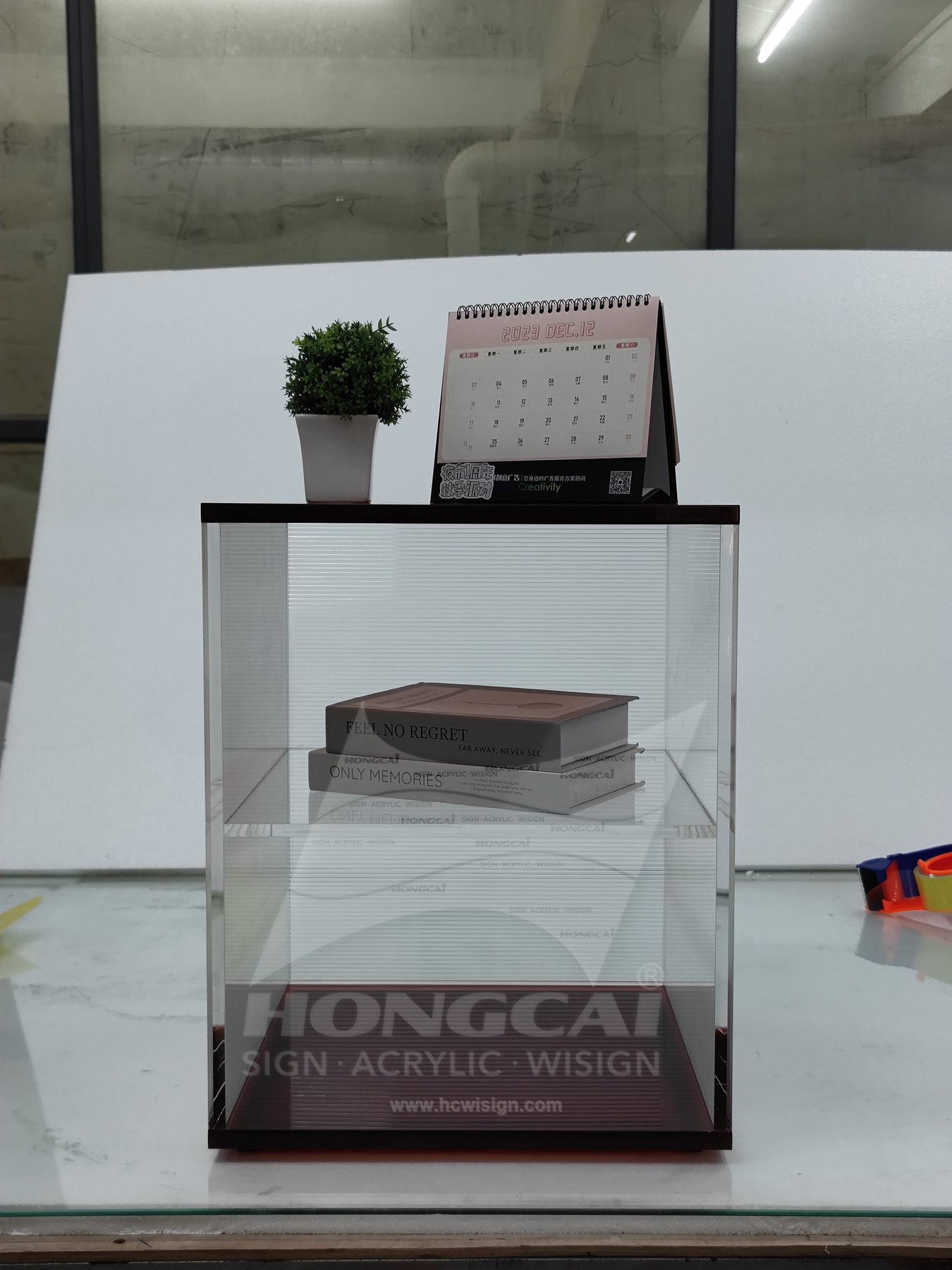 Acrylic Products Case 03 2