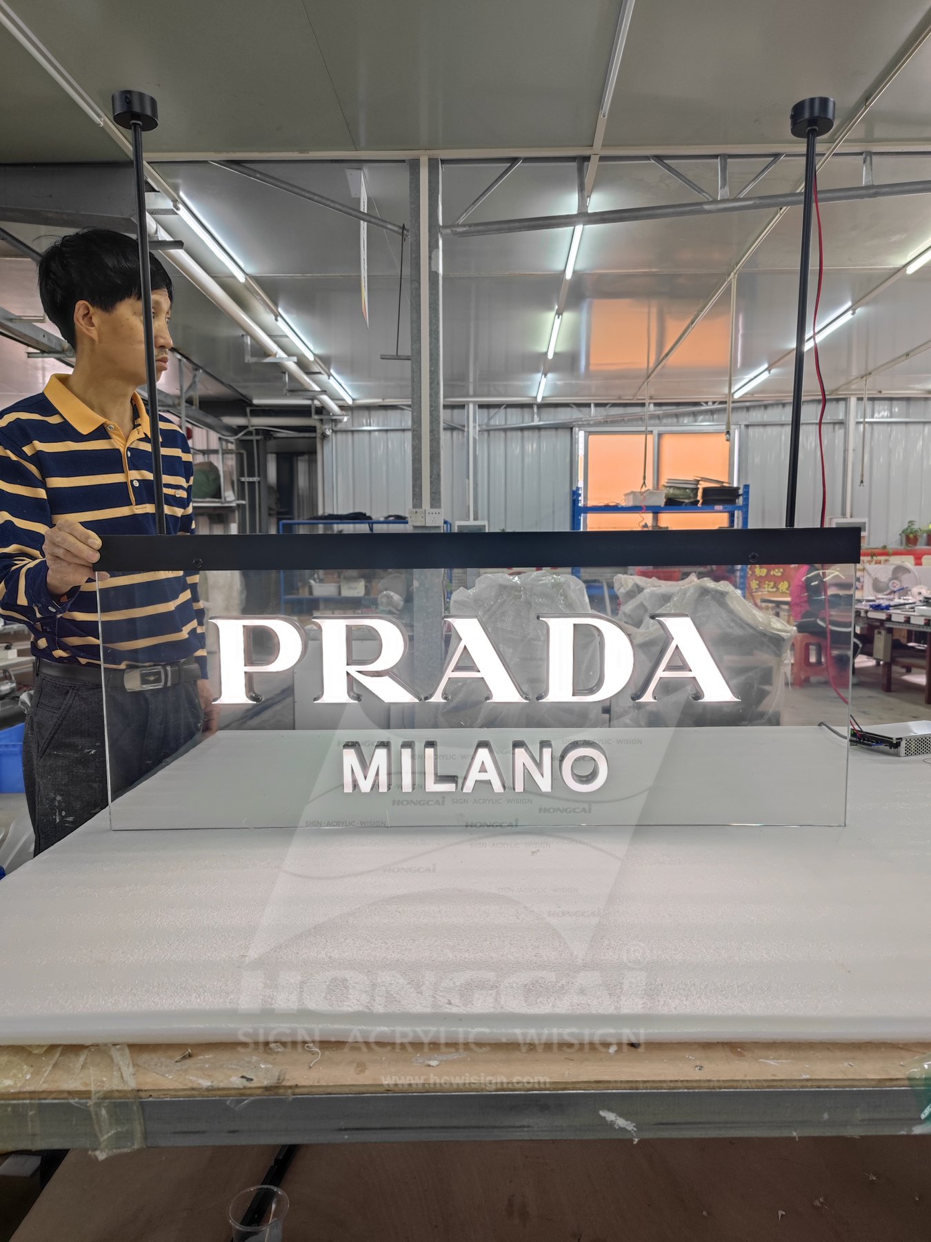18Prada 3