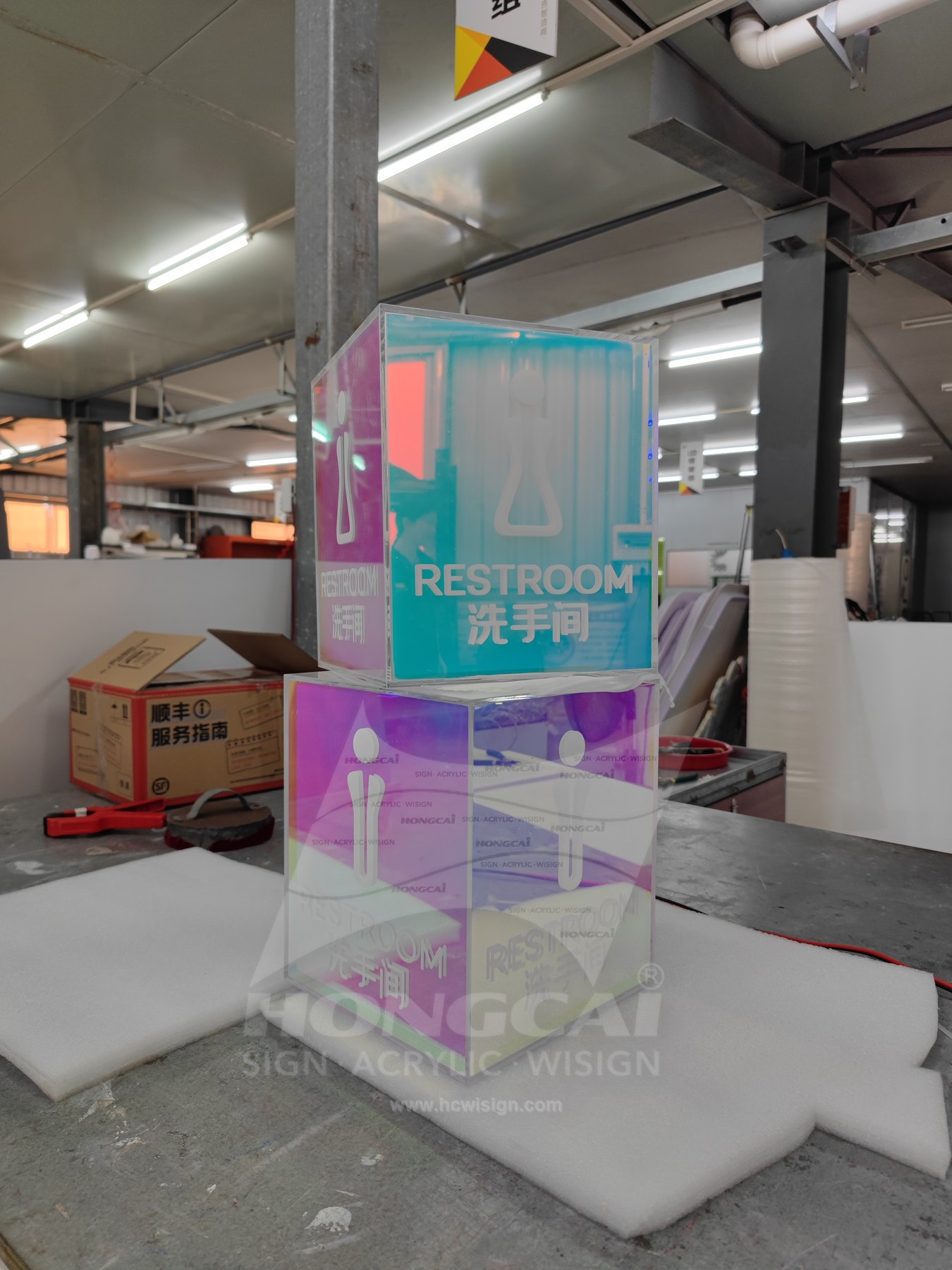 Creative Light Boxes Case 13