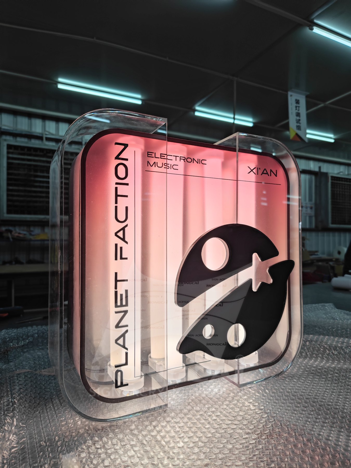 Creative Light Boxes Case 14