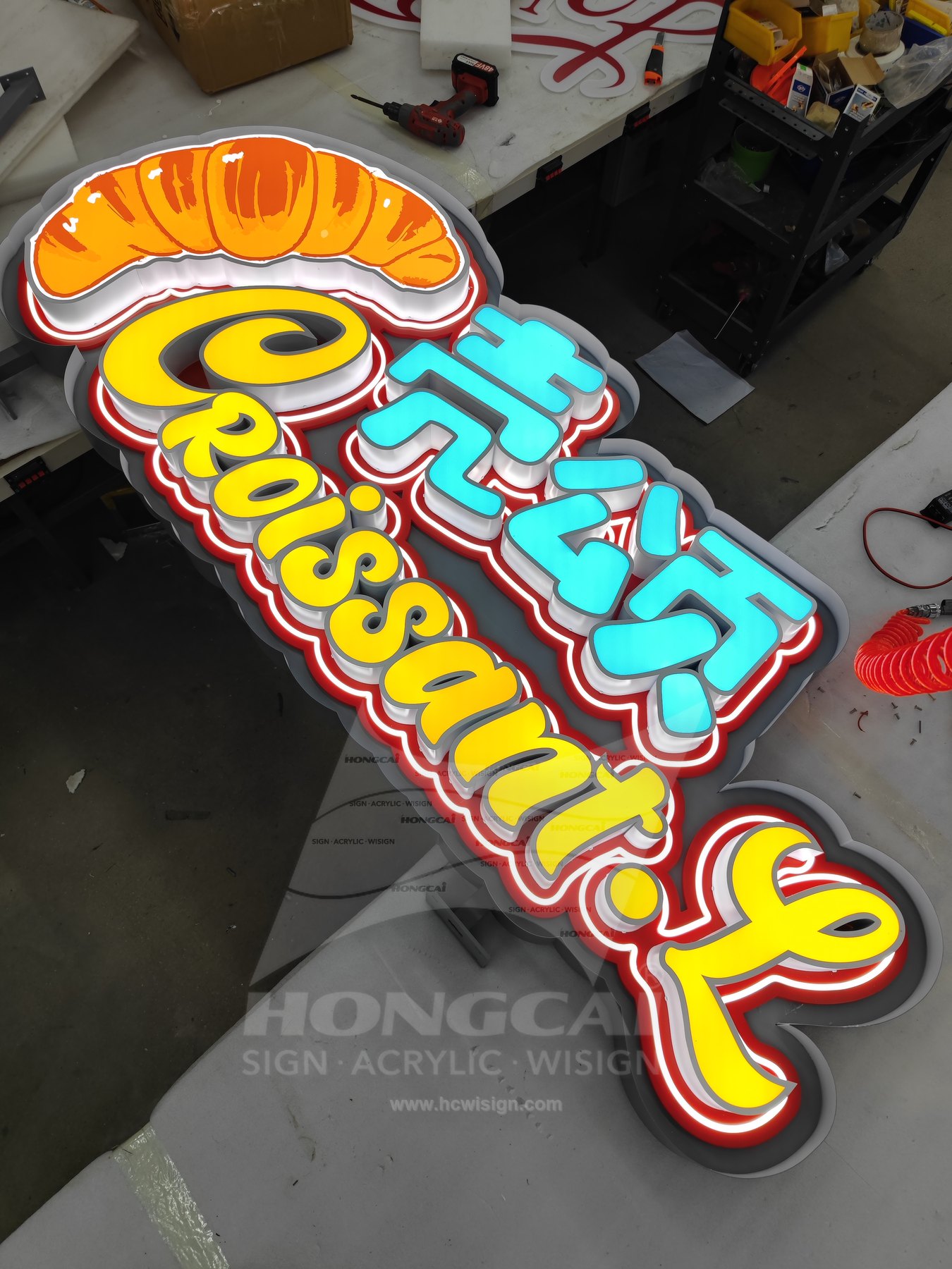 Creative Signage Case 10 4