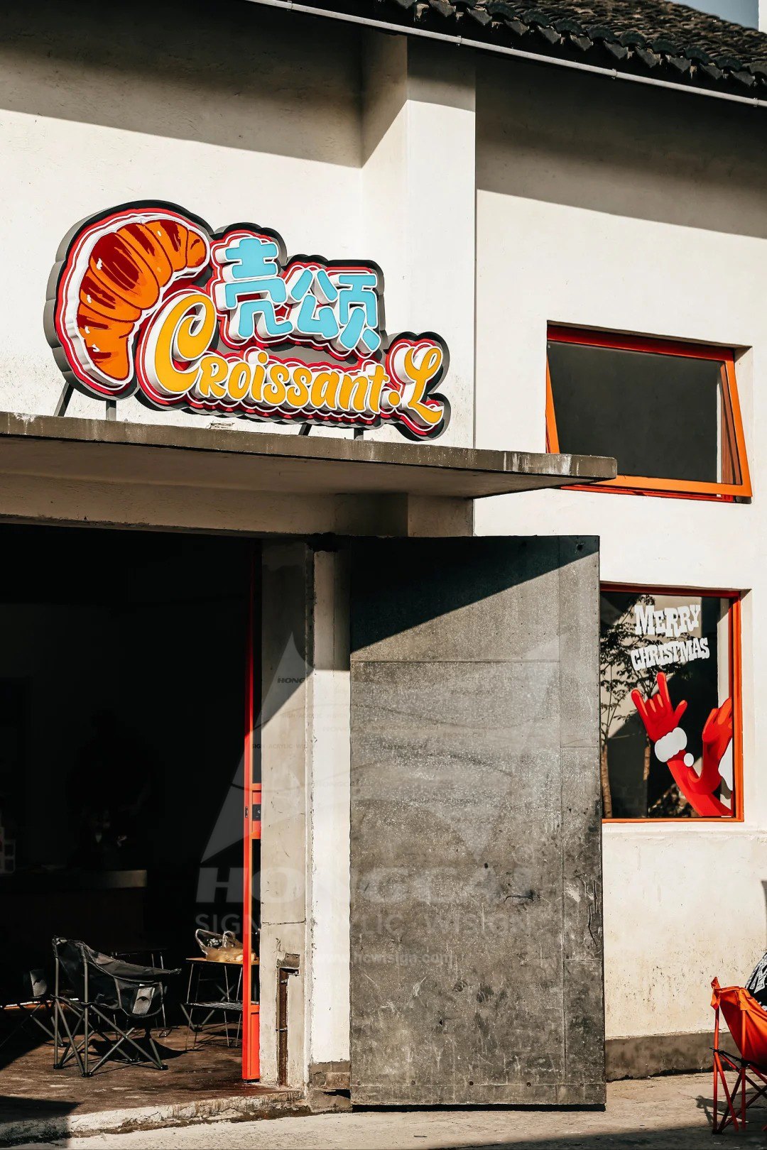 Creative Signage Case 10 6