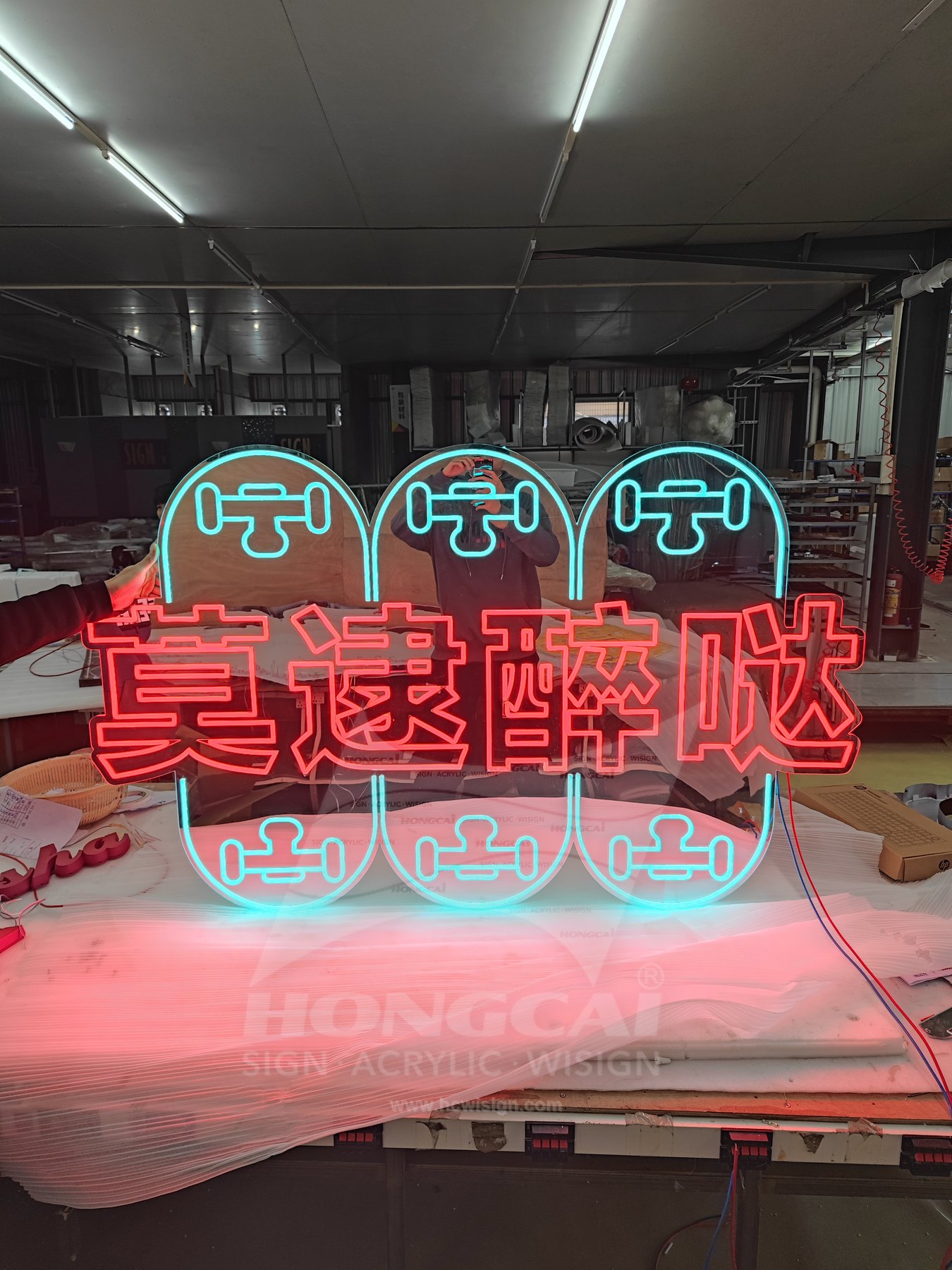 Neon Signs Case 02 3